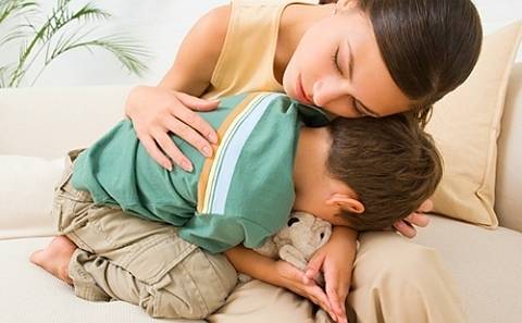 Как да разпознаем и премахнем нощната болка в краката при децата?