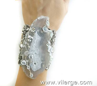 Модна фешън линия с бижута за Есен