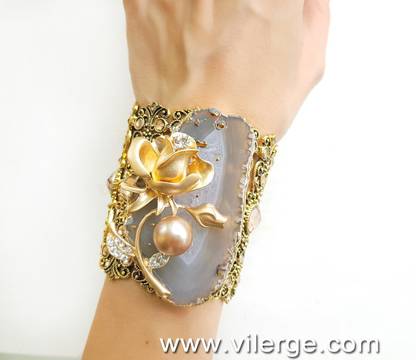 Златна Есен и още фешън с бижута за жени