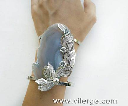 Среброто е фешън и през есента с бижута за жени