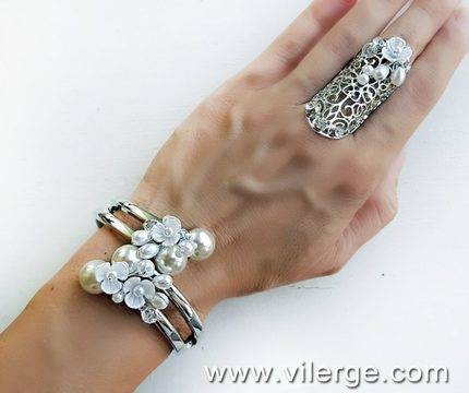 Отвори сребърната ракла с бижута за ЕСЕН 2018