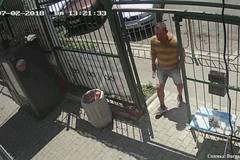 Неизвестен мъж открадна кутия с дарения за болно дете