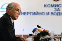 Секирата е факт! Шефът на КЕВР разкри с колко точно се вдига цената на тока!
