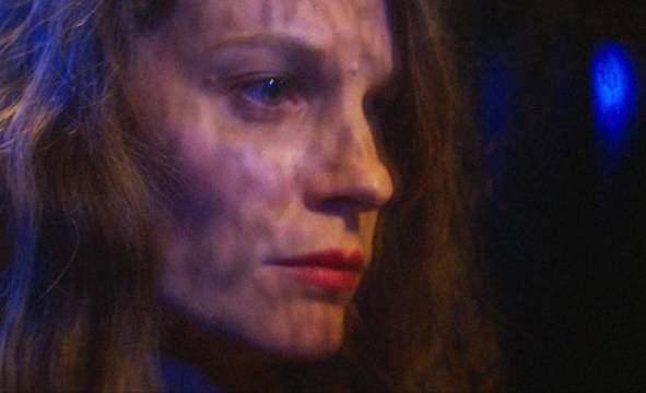 Моята драма: Татко живее на съседната улица, но като ме види и се прави, че не ме познава