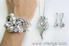 Лускозна есенна колекция бижута с перли 2018