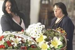 Полагат венците за Божидар Димитров пред паметника на Васил Левски!