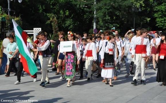 Участниците в BIMC 2018 преминаха в пъстро шествие в център на Бургас