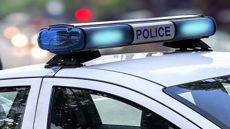 Хвърлиха бутилка със запалителна течност по автокъща в София