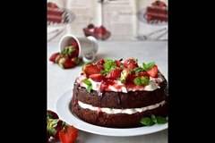 Брауни торта с ягоди