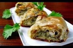 Банички със зелен лук и сирене