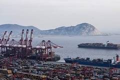 Китайските пристанища започнаха да задържат стоки от САЩ