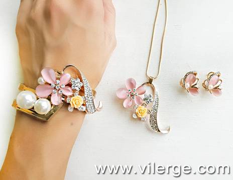 Модна тенденция с бижута за ЗЛАТНА ЕСЕН 2018