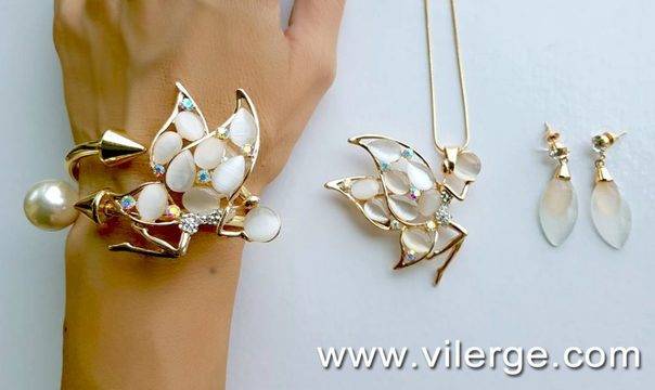 Златна Есен посрещни и модерна бъди с Бижута