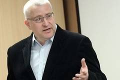 Санкции срещу България иска евродепутатът Малинов