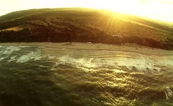 Вдигнаха дрон над девствения плаж на Иракли! Засне кадри, които сякаш са от друг свят! (ВИДЕО)