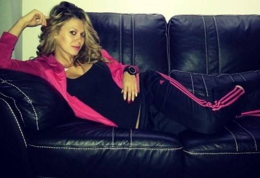 Джендъри си правили реклама с убитите красавици Хюлия и Виола в градския транспорт, който осъмна с увиснали гащи и сутиени…