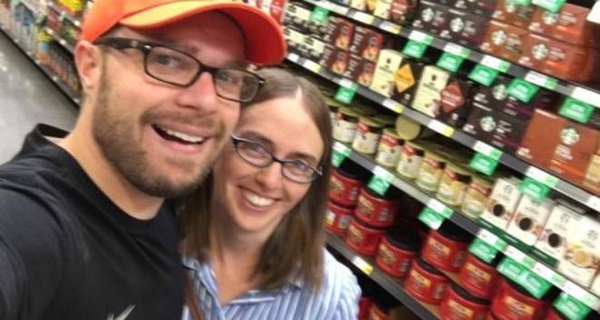 Майка му го попита: Защо жена ти не чисти къщата? Отговорът му я остави без думи