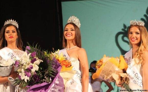 17-годишната Теодора Мудева е новата Кралица на Бургас
