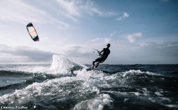 Отложиха кайт сърф регатата заради липса на вятър