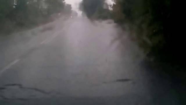 ГОЛЯМ ДЪЖД СЕ ИЗСИПА ПО ПЪТЯ КРАНЕВО-КИЧЕВО РАЗЛИЧНИТЕ НОВИНИ-DIFFERENT NEWS