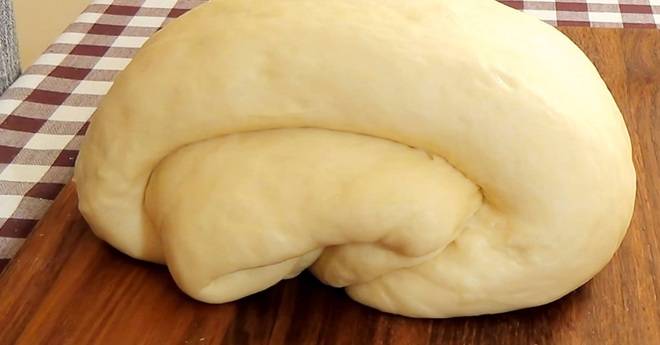 Тестото е меко като възглавница, само с 1 съставка, а аз такова не бях яла досега!