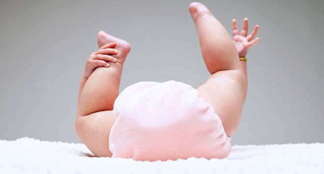 Как да сменим памперс за еднократна употреба? (снимки)