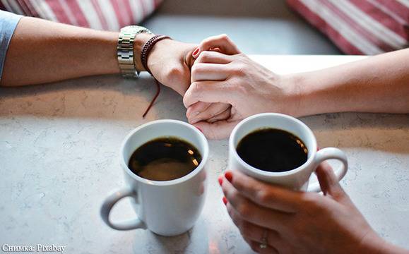 „Даряваме любов“ за Цвети и бездомните котета в Бургас на по чаша кафе