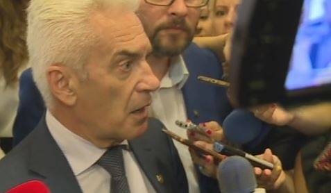 Скандал в стаята на „Обединените патриоти“ в Народното събрание. Сидеров и Касабов в схватка