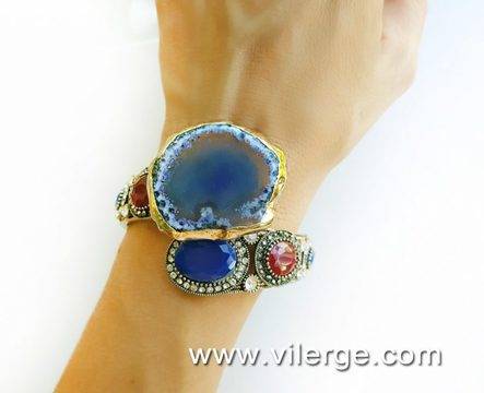 МОДНИ АКСЕСОАРИ И ГРИВНИ ЗА ЕСЕН