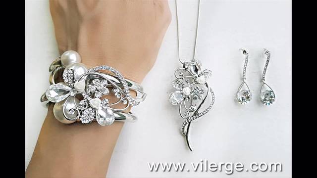 ТОП КОЛЕКЦИЯ БИЖУТА ЗА ПЪСТРА ЕСЕН 2018