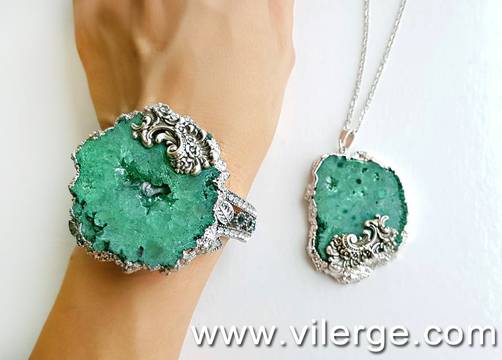 ХИТ КОМПЛЕКТИ И БИЖУТА ЗА СЕЗОН ПЪСТРА ЕСЕН