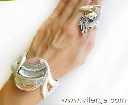 ТОП СЕЗОН ЕСЕН 2018 ЗА ЖЕНИ С БИЖУТА