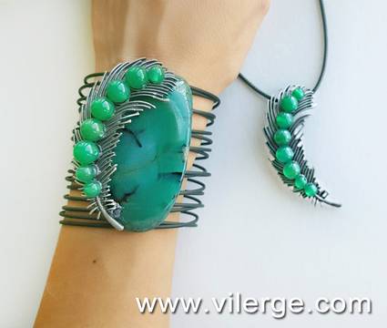 РОМАНТИКА И КРАСОТА ЗА ЕСЕНТА С БИЖУТА ЗА ЖЕНИ