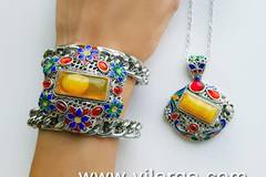 ТОП ГРИВНИ И КОЛИЕTA С КЕХЛИБАР ЗА ЕСЕН