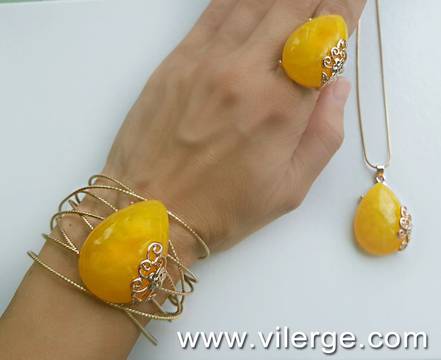 8-ТЕ ХИТ БИЖУТА С КЕХЛИБАР ЗА ПЪСТРА ЕСЕН