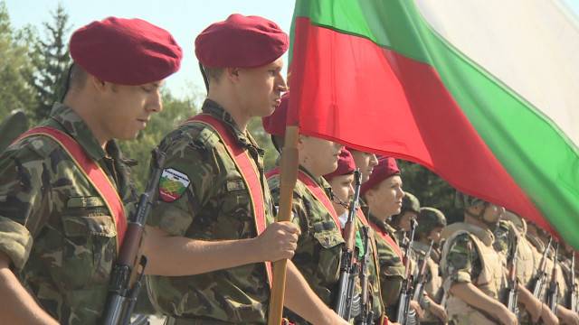 Най-накрая връщат казармата! Вижте кога и как това ще се случи!