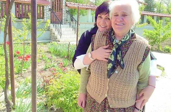 Ще се шашнете от многомилионния чифлик, който вдигна Корнелия Нинова! (СНИМКИ)