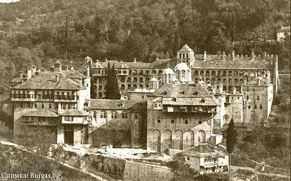 „Фотографии и гравюри от Света гора“ гостуват в Бургас през август и септември