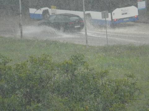 В РЕКИ СЕ ПРЕВЪРНАХА БУЛЕВАРДИТЕ СЛЕД ПОРЕДНИЯ ПОРОЙ ВЪВ ВАРНА РАЗЛИЧНИТЕ НОВИНИ DIFFERENT NEWS