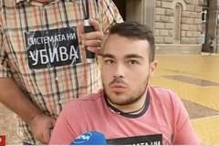 Болният Петър, който беше оставен пред вратата на Борисов, разкри какво са си казали с премиера!