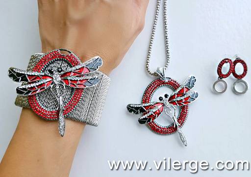 Модни предложения с бижута за ПРИКАЗНА ЕСЕН