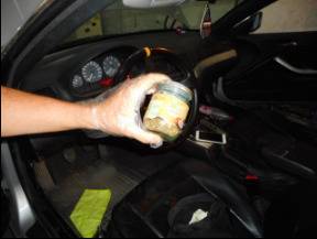 Задържаха трима за притежание на наркотици