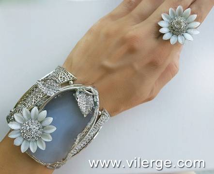 ТОП КОЛЕКЦИЯ БИЖУТА ЗА ПРИКАЗНА ЕСЕН И ЖЕНИ