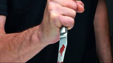 Кървав скандал в Монтана! Намушкаха мъж в дома му, пребиха и госта му