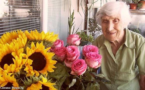103-годишната Баба Анка разкрива тайната на своето дълголетие