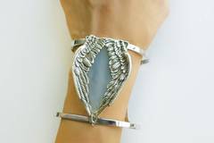 Приказна серия гривни и топ бижута за ЕСЕН