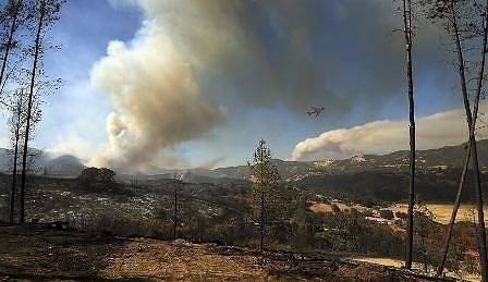 Губернаторът на Калифорния поиска помощ за борба с пожарите от президента Тръмп