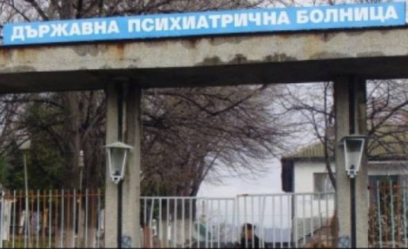 Така е в България! Клетник гладува самотен в къща без ток и вода