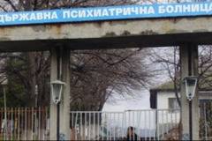 Така е в България! Клетник гладува самотен в къща без ток и вода
