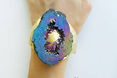 ЗЛАТНА СЕРИЯ ГРИВНИ И БИЖУТА ЗА ЕСЕНТА